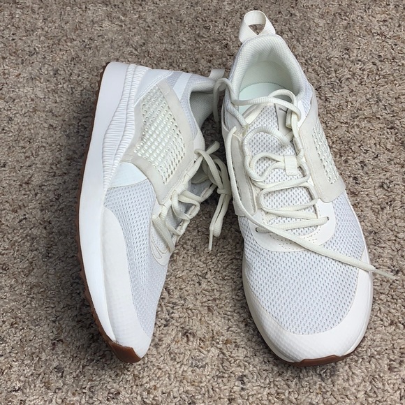 Puma - Picture 2 of 4